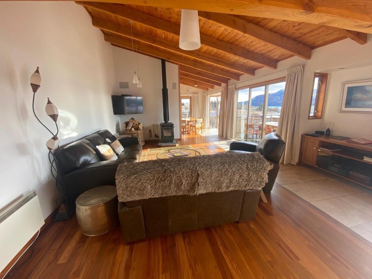 Glacier Rock Lakeview House レイク・テカポ エクステリア 写真