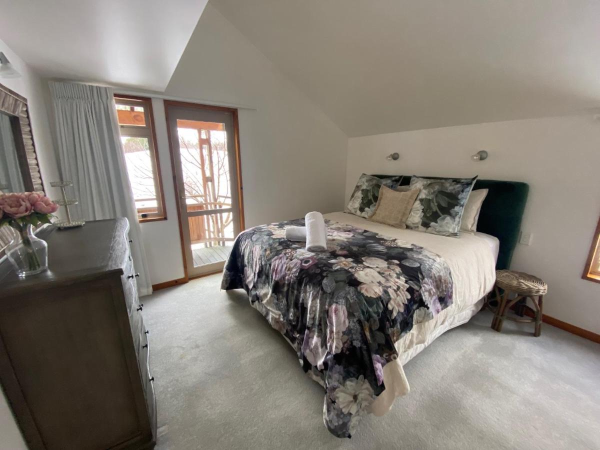 Glacier Rock Lakeview House レイク・テカポ エクステリア 写真